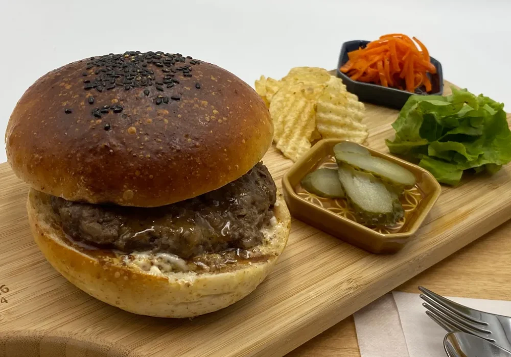 食べて地域貢献「ジビエバーガー」